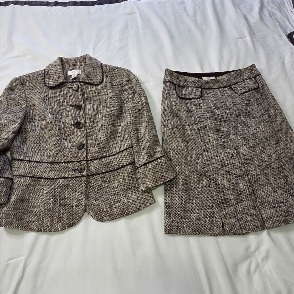 ANN TAYLOR LOFT
Brown and Cream Tweed Skirt Set - Picture 4 of 14